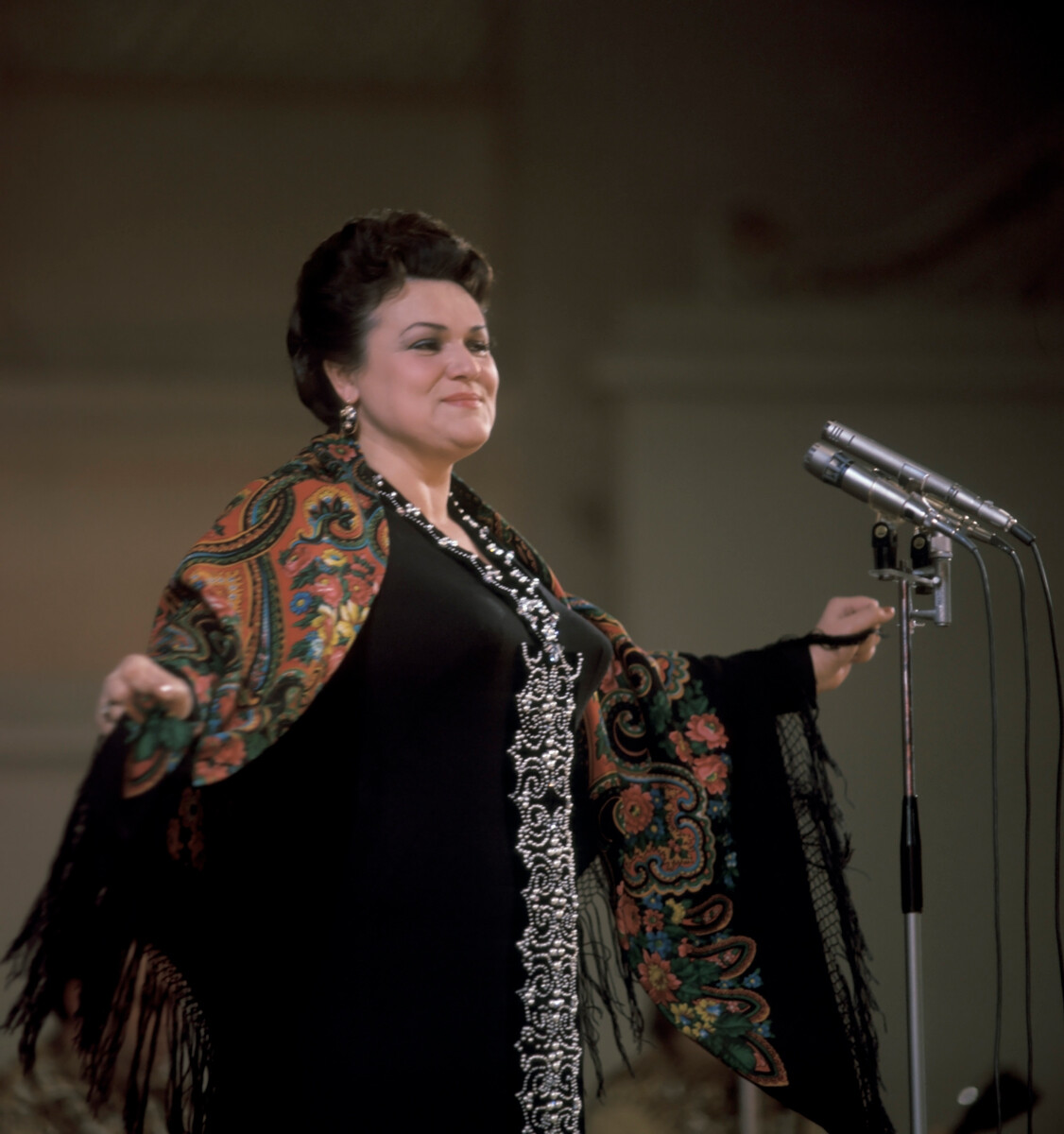 Ljudmila Zykina durante un concerto nel 1978