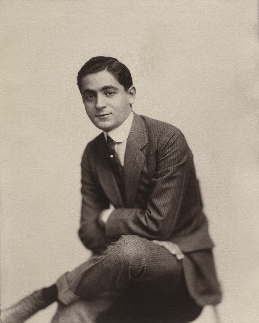 Irving Berlin (1888-1989), ameriški skladatelj in tekstopisec, Pach Brothers Studio, 1907. 