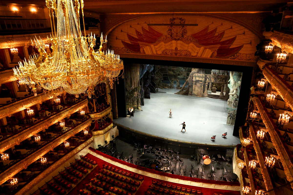 Moscú. Vista del escenario del Teatro Bolshói.