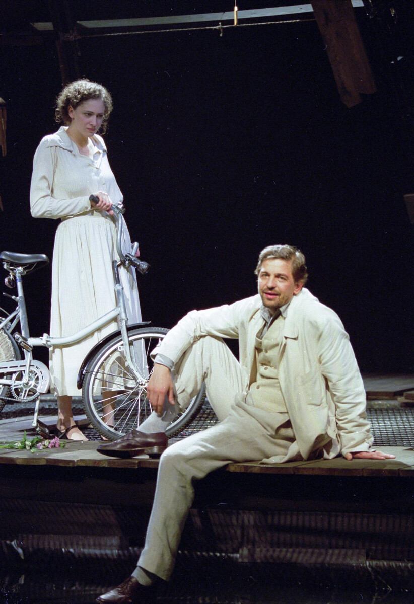 Ksenia Rappoport ne “Il gabbiano” di Anton Chekhov sul palco del Malyj dramaticheskij teatr - Teatr Evropy (Teatro d’Europa) di San Pietroburgo, nel 2001