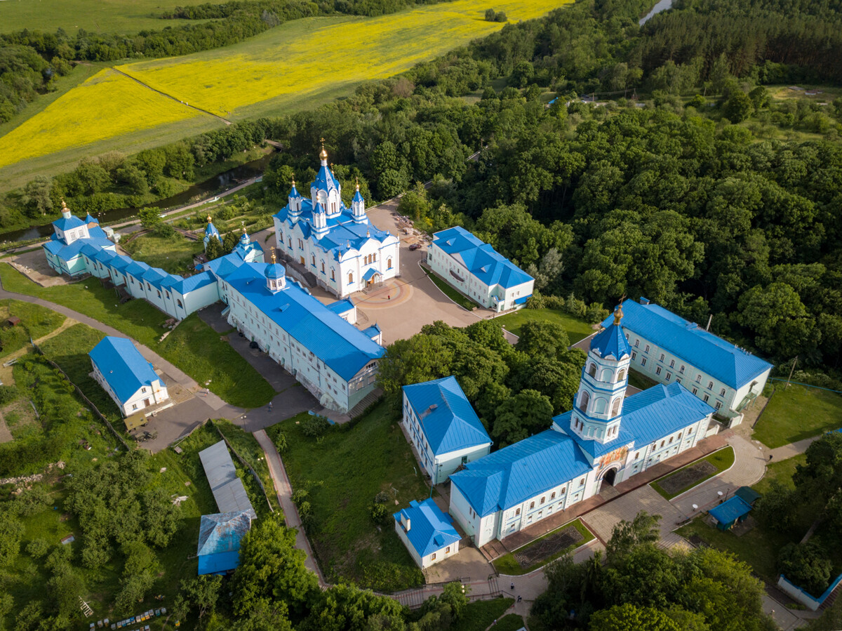 Il Monastero Korennaja Pustyn, nel villaggio di Svoboda, circa trenta chilometri a nord di Kursk, costruito per ospitare l’icona