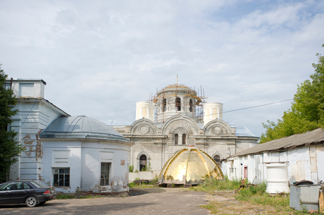 St. Nicetas Kashira Convent, Transfiguration Cathedral in process of restoration with new cupola (foreground) ready to be lifted in place. August 4, 2012