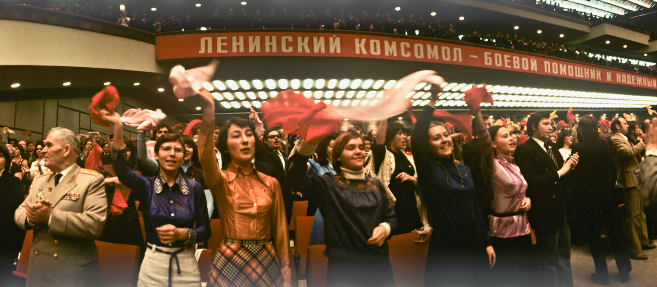 Slovesna seja Centralnega komiteja VLKSM (Vsezvezne leninistične komunistične zveze mladine), komsomolskih aktivistov Moskve in Moskovske regije, posvečena 60-letnici komsomola, 1978 