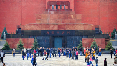 Зошто туристите го посетуваат гробот на Ленин?