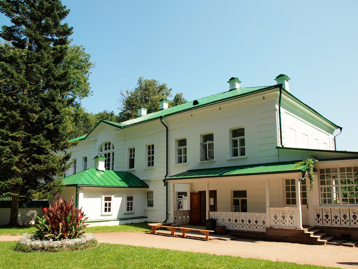 La casa de Lev Tolstói en Yásnaia Poliana.
