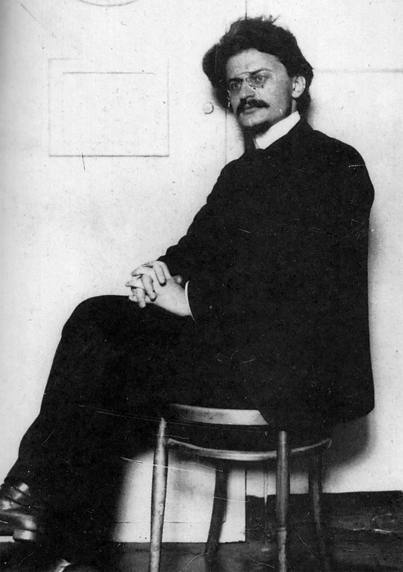 Trotsky prisoned in Saint-Petersburg, 1906.