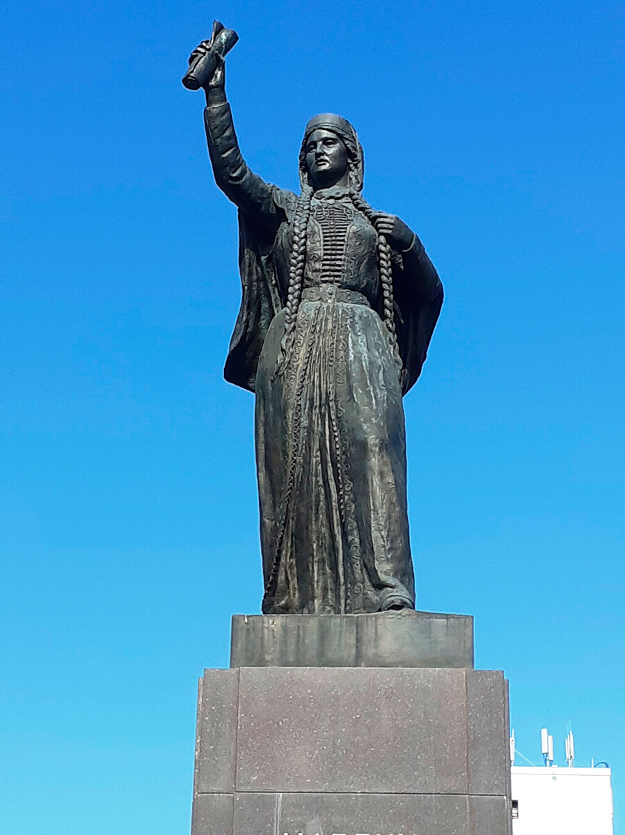Споменик Марији Темрјуковни у Наљчику, Кабардино Балкарија