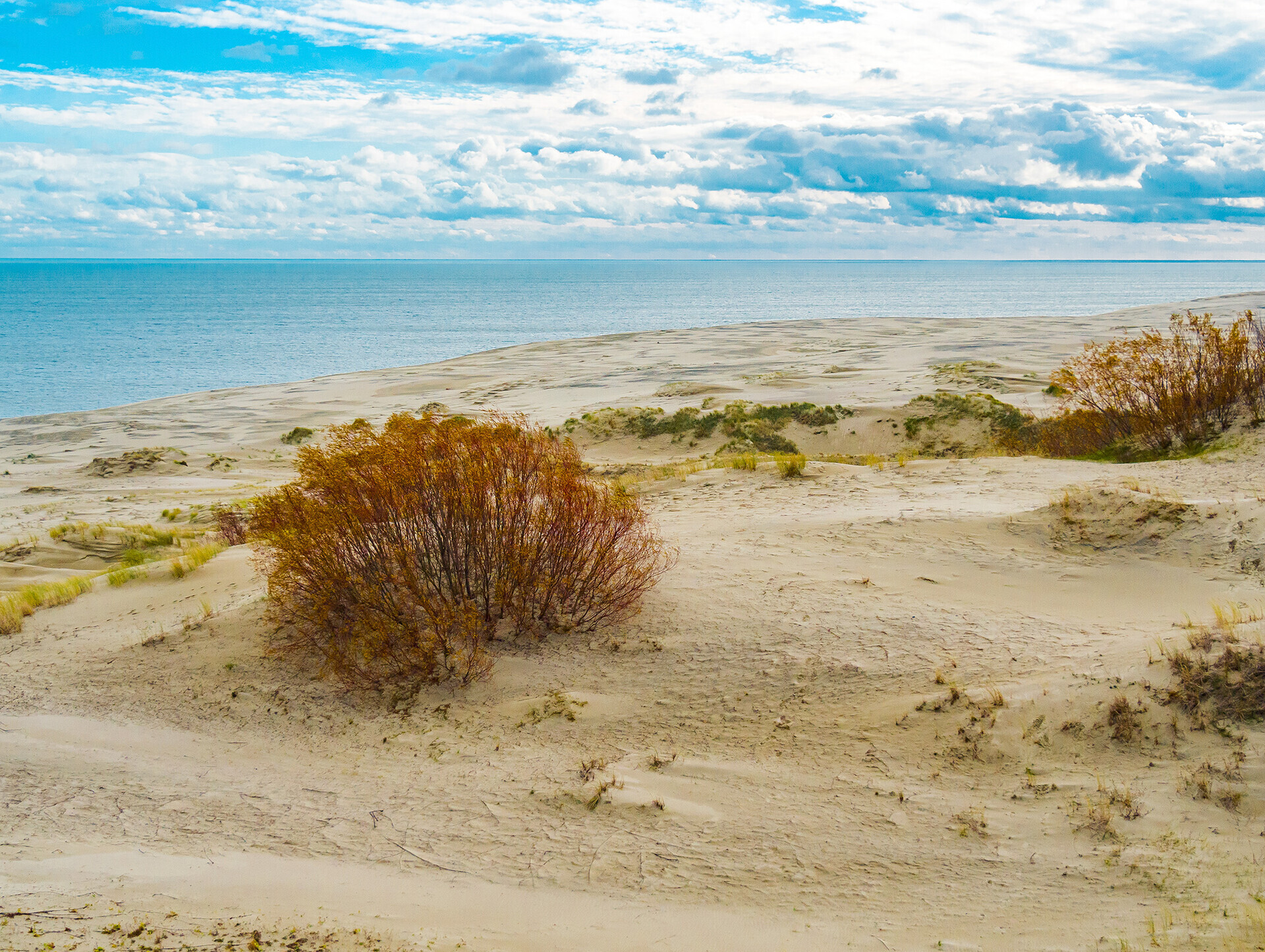 Uma das dunas de areia mais altas da Europa está localizada na Rússia (FOTOS)