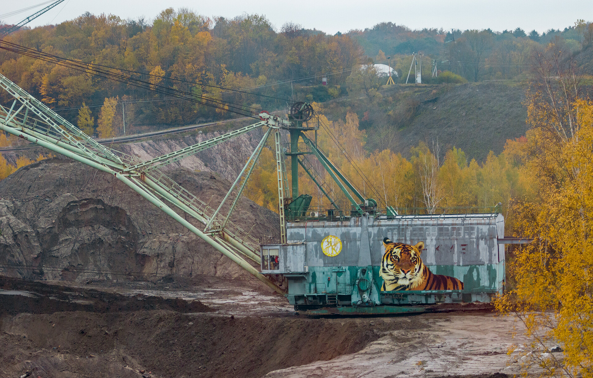 This dragline is helping to reclaim quarry land.