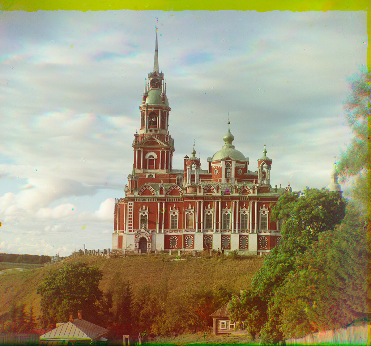 Mozhaisk kremlin (citadel). Cathedral of St. Nicholas, north view. Summer 1912