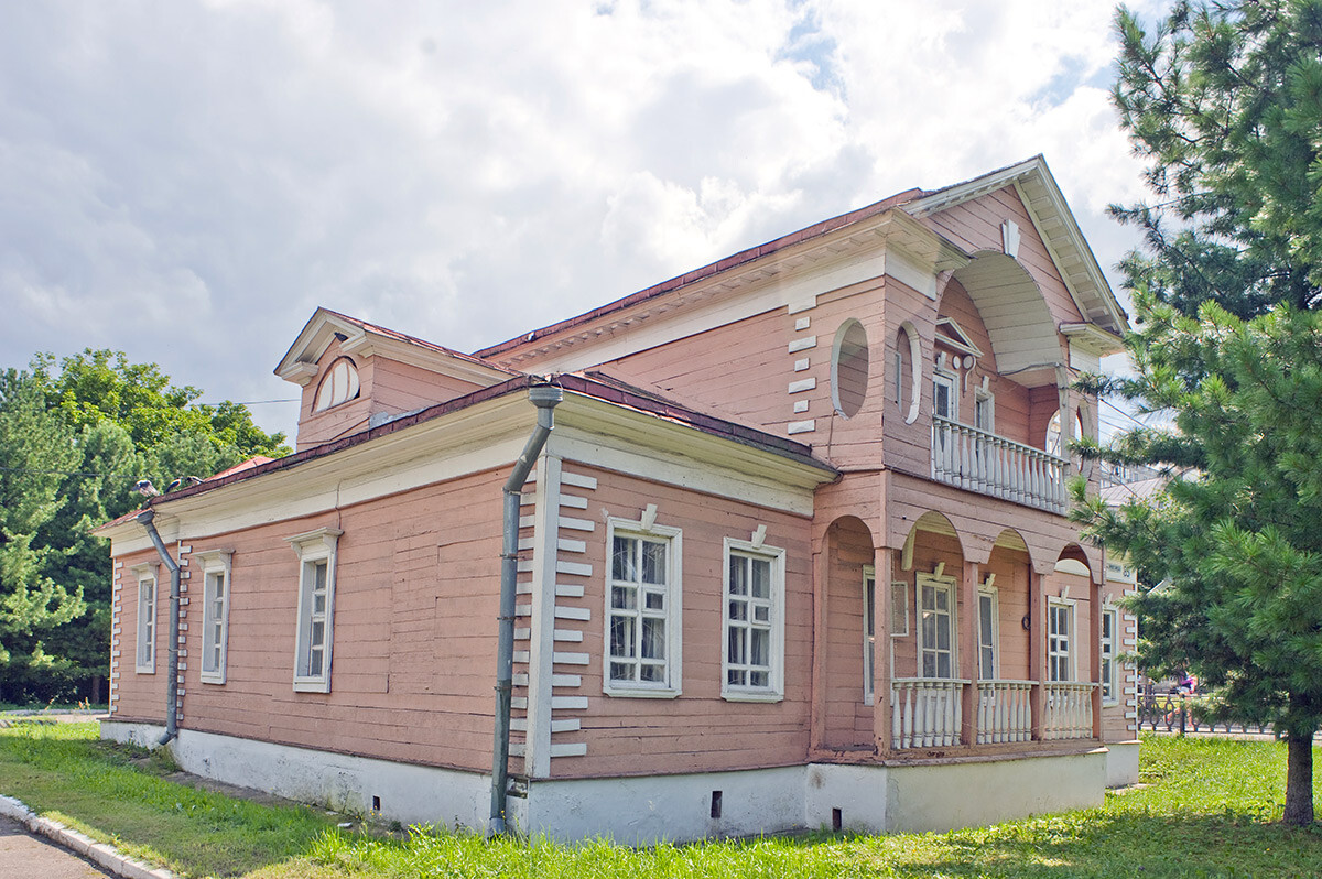 Kliatov house, Kropotkin Street 85. July 18, 2015