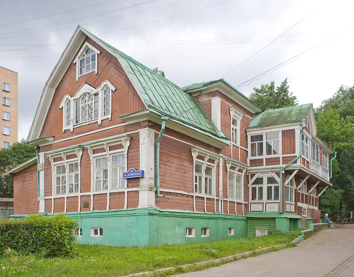 Olga Miliutina house, Zagorskaya Street 38. July 18, 2015
