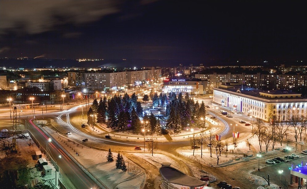 
Beginilah penampakan bekas kota sosialis di Nizhny Novgorod saat ini. Tempat ini disebut distrik Avtozavodsky di kota itu.