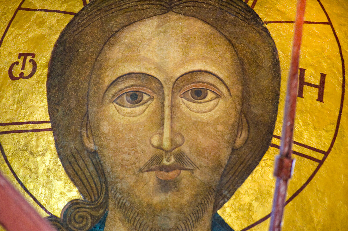 Santo Basil. Gereja Nicholas Velikoretsky, bagian dalam. Gambar Kristus Pantokrator. 2 Juni 2012.