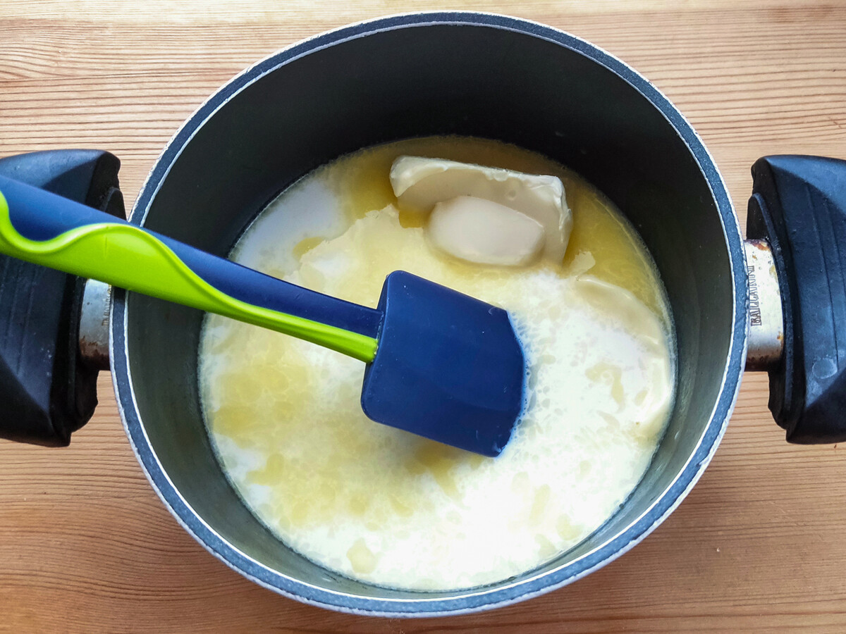 How to bake the nostalgic postwar Leningradsky Pastry with rich cream (RECIPE)