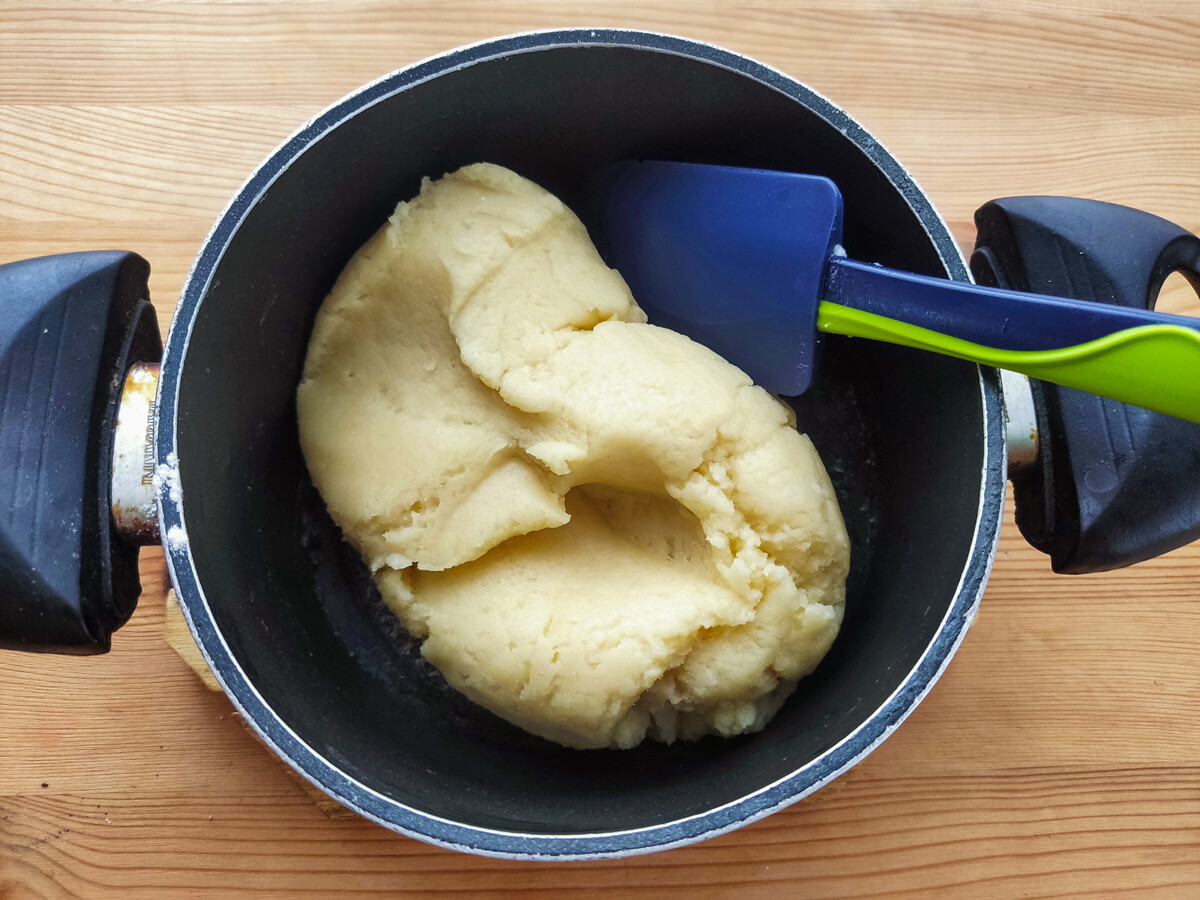 How to bake the nostalgic postwar Leningradsky Pastry with rich cream (RECIPE)