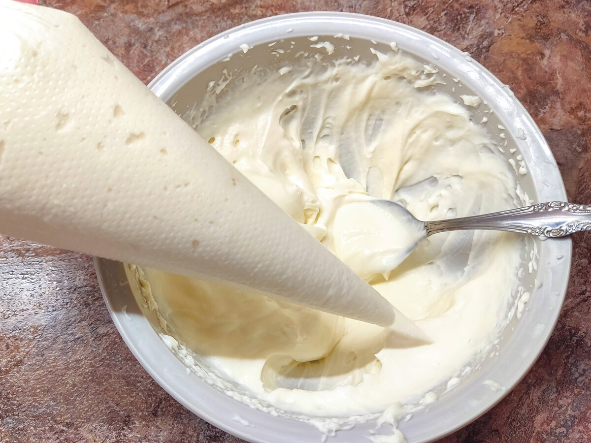 How to bake the nostalgic postwar Leningradsky Pastry with rich cream (RECIPE)