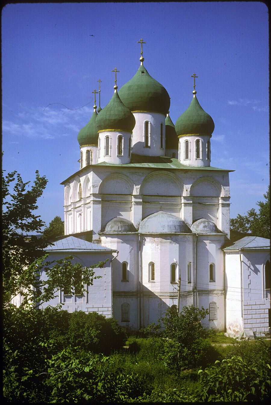 Cattedrale della Dormizione. Vista a est verso l’abside. 20 luglio 1997