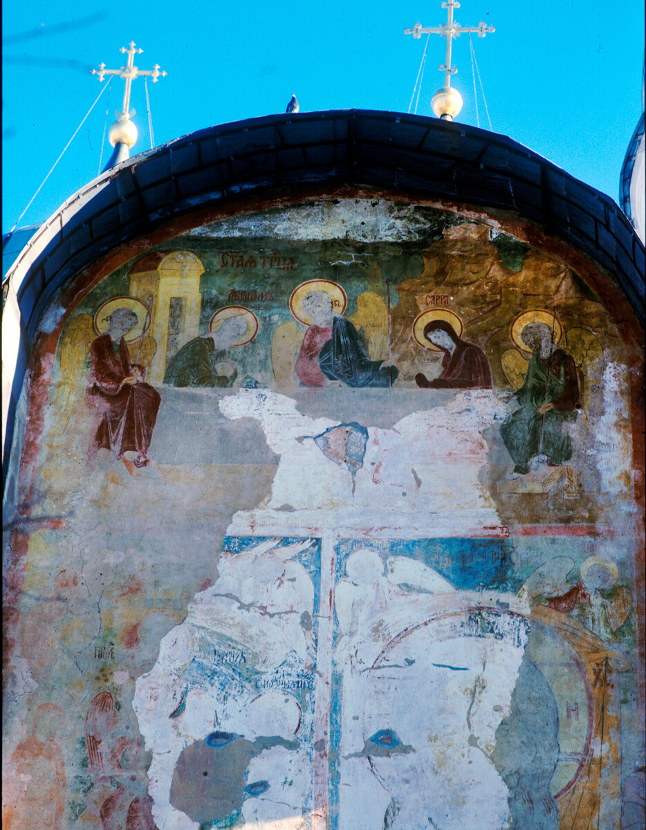 Catedral de Santa Sofía. Fachada oeste, nave central con fresco de la Trinidad del Antiguo Testamento. 14 de marzo de 1980