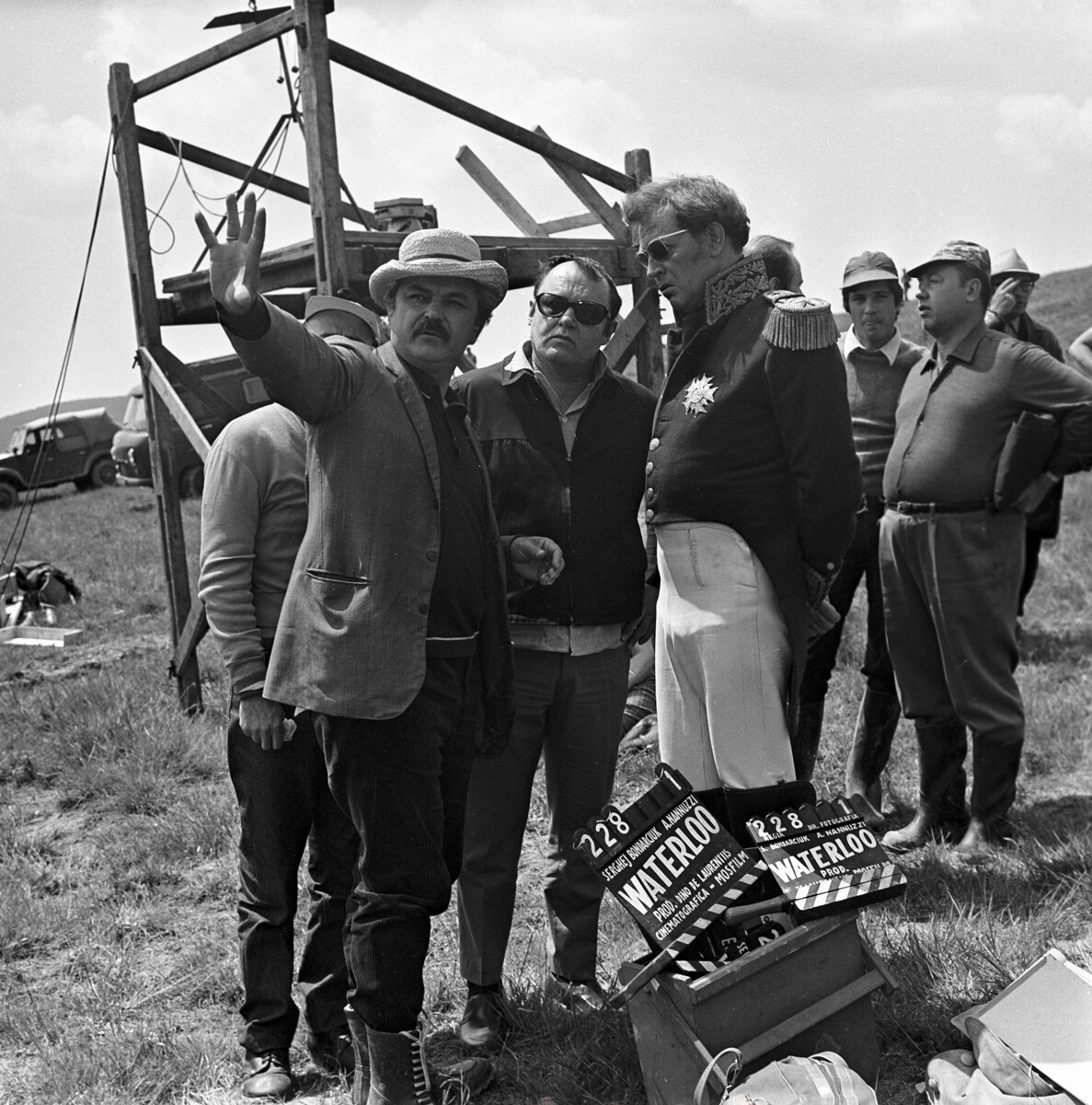 Sergei Bondarchuk (L) and Rod Steiger during a break in the shooting of the Soviet-Italian film 'Waterloo'.