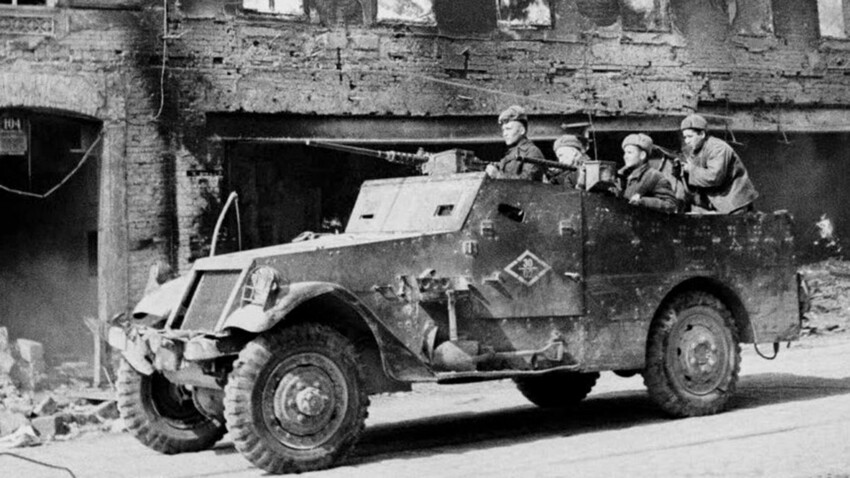 Un M3A1 Scout Car à Vienne, 1945