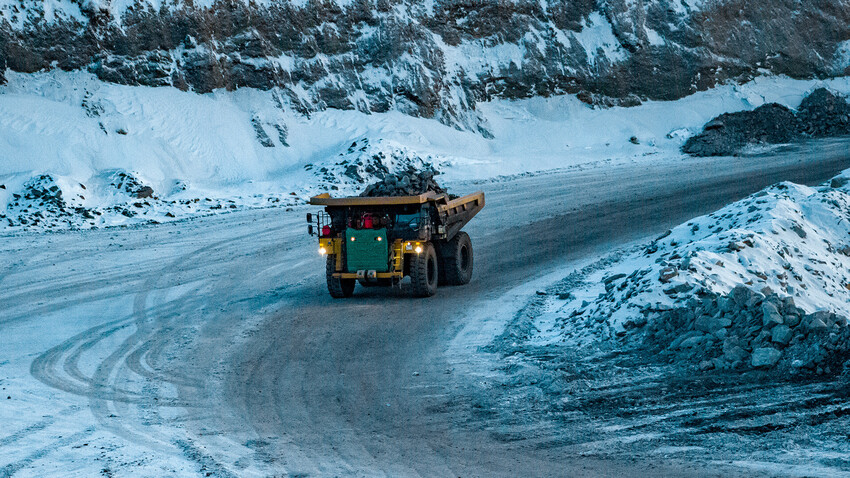 How the Arctic coal open pit mine operates in Vorkuta (PHOTOS)