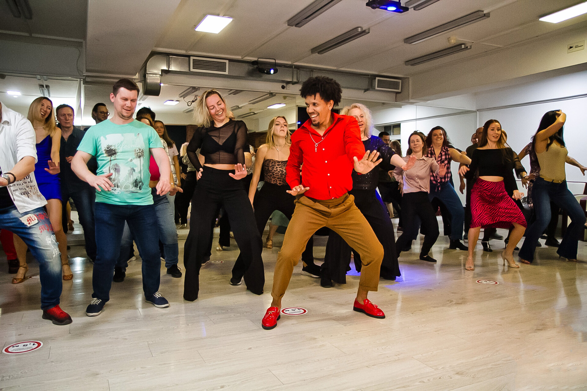 Una clase de baile en la escuela de danza.