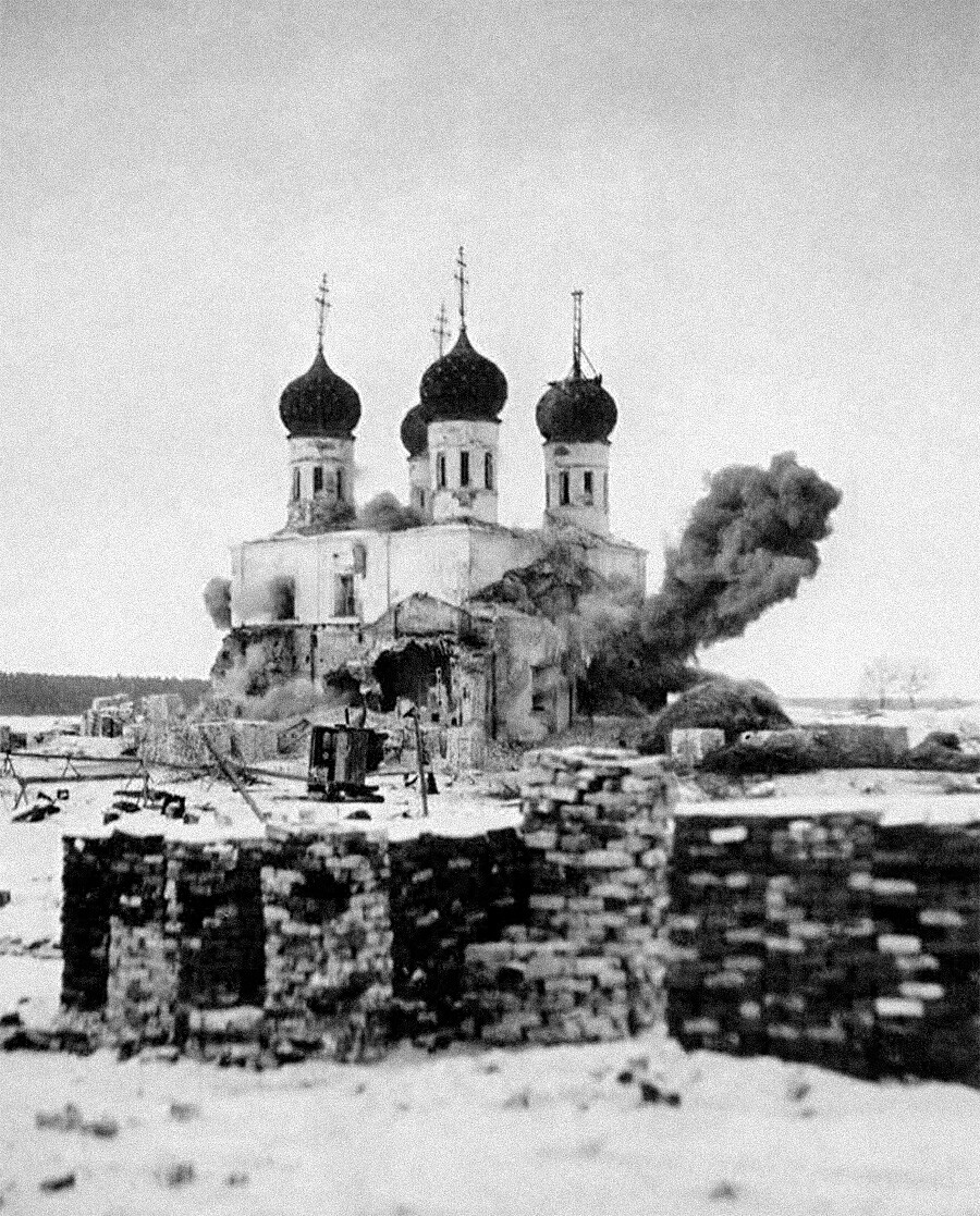 Esplosioni per la demolizione del monastero, 1940