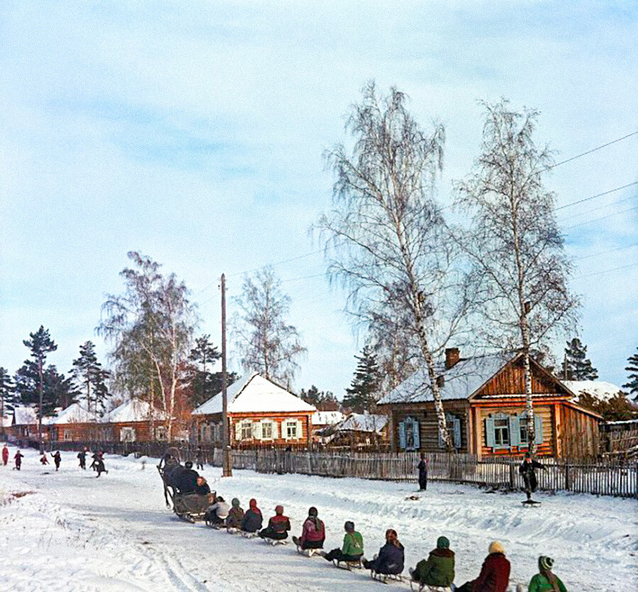 Immersion dans l’hiver soviétique grâce à des photographies en couleurs