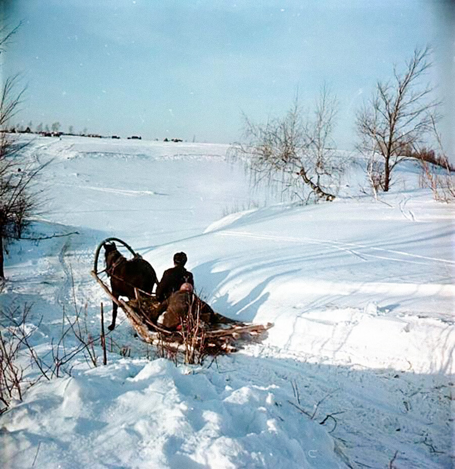 Immersion dans l’hiver soviétique grâce à des photographies en couleurs