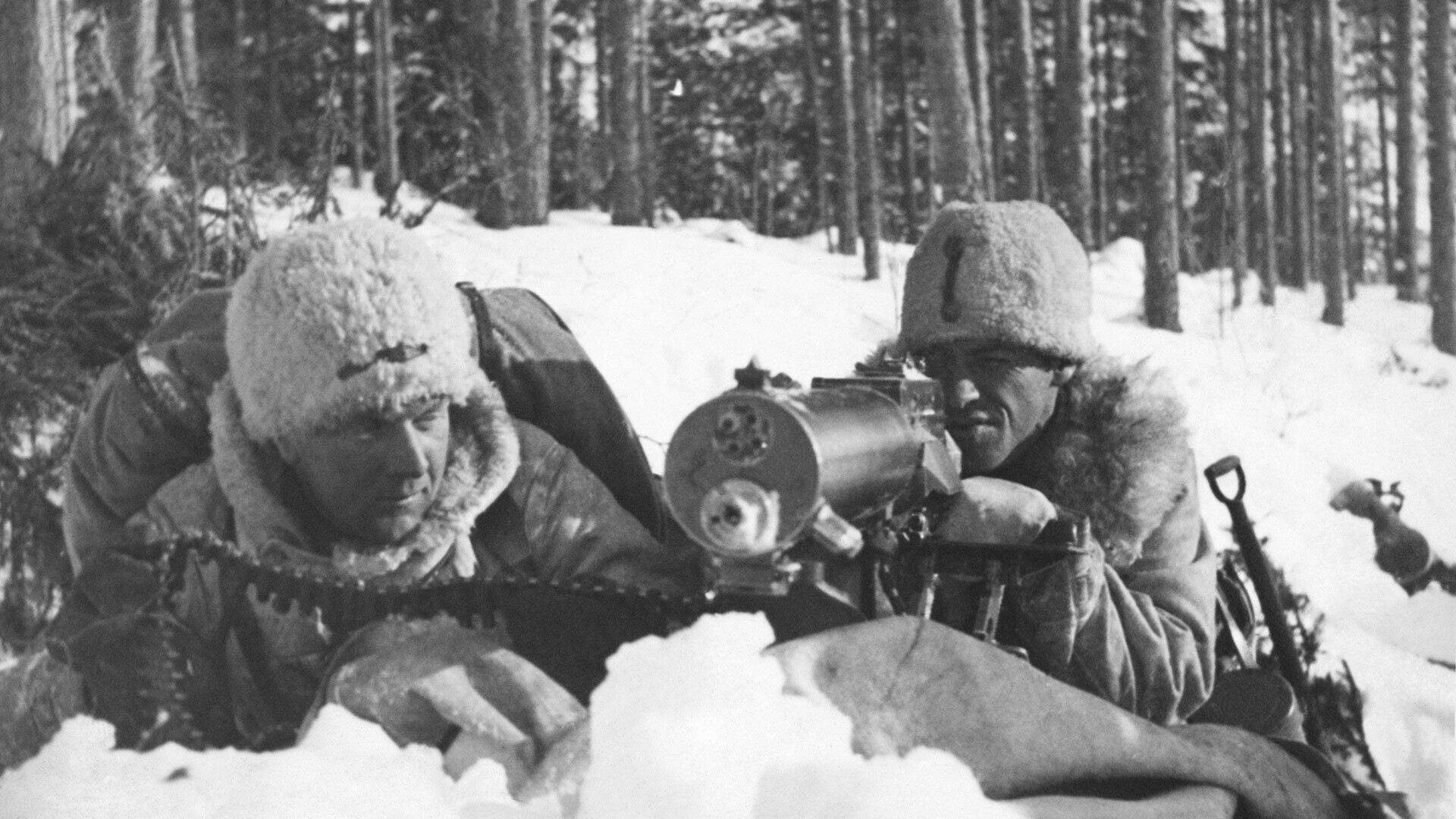 Swedish Volunteers machine gunners in action In Soviet-Finnish war.