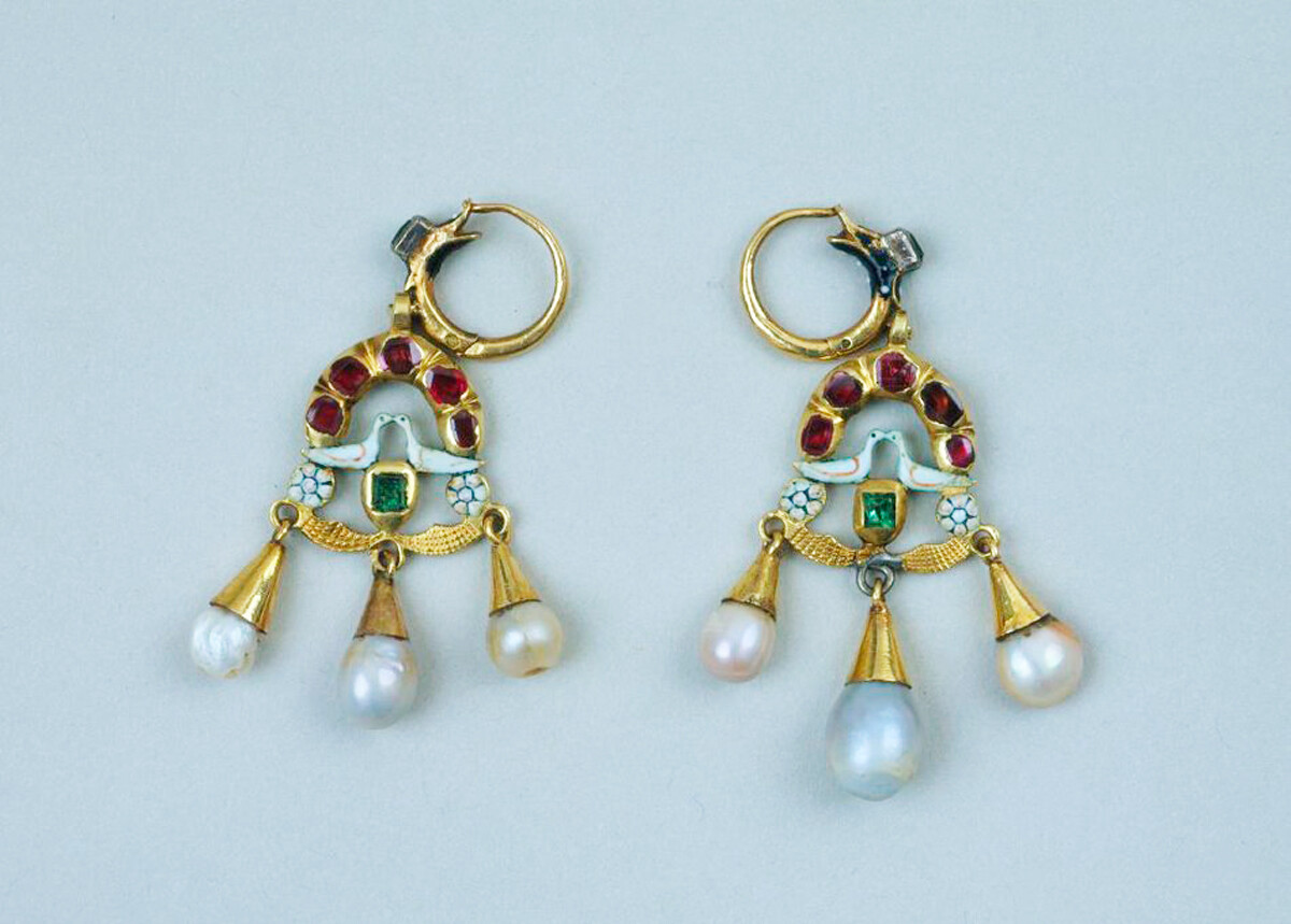 Russian earrings, 17th century