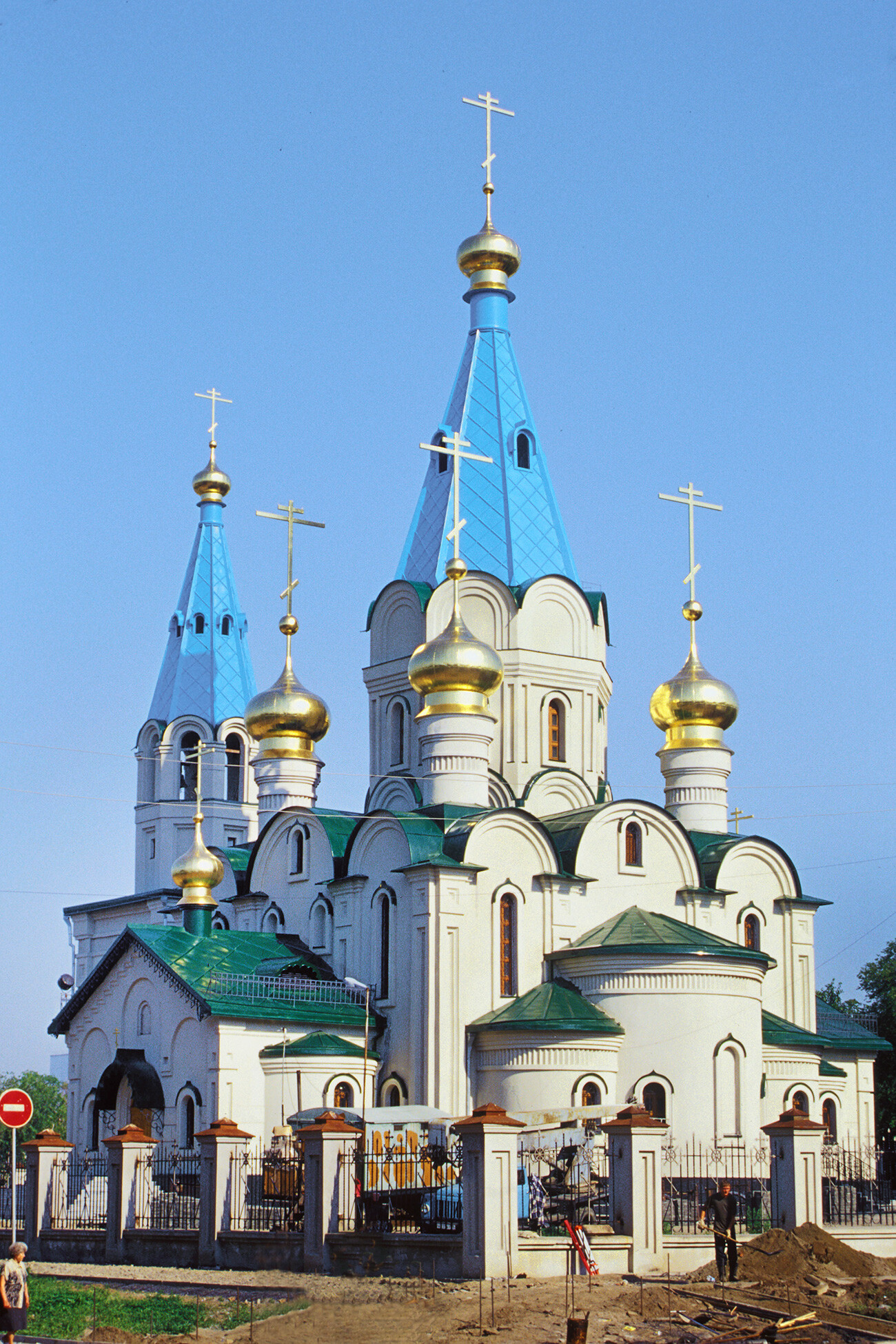 Cathedral of the Annunciation, southeast view. Construction begun in 1997, completed in 2003. Blagoveshchensk takes its name from the Russian word for Annunciation. June 15, 2002