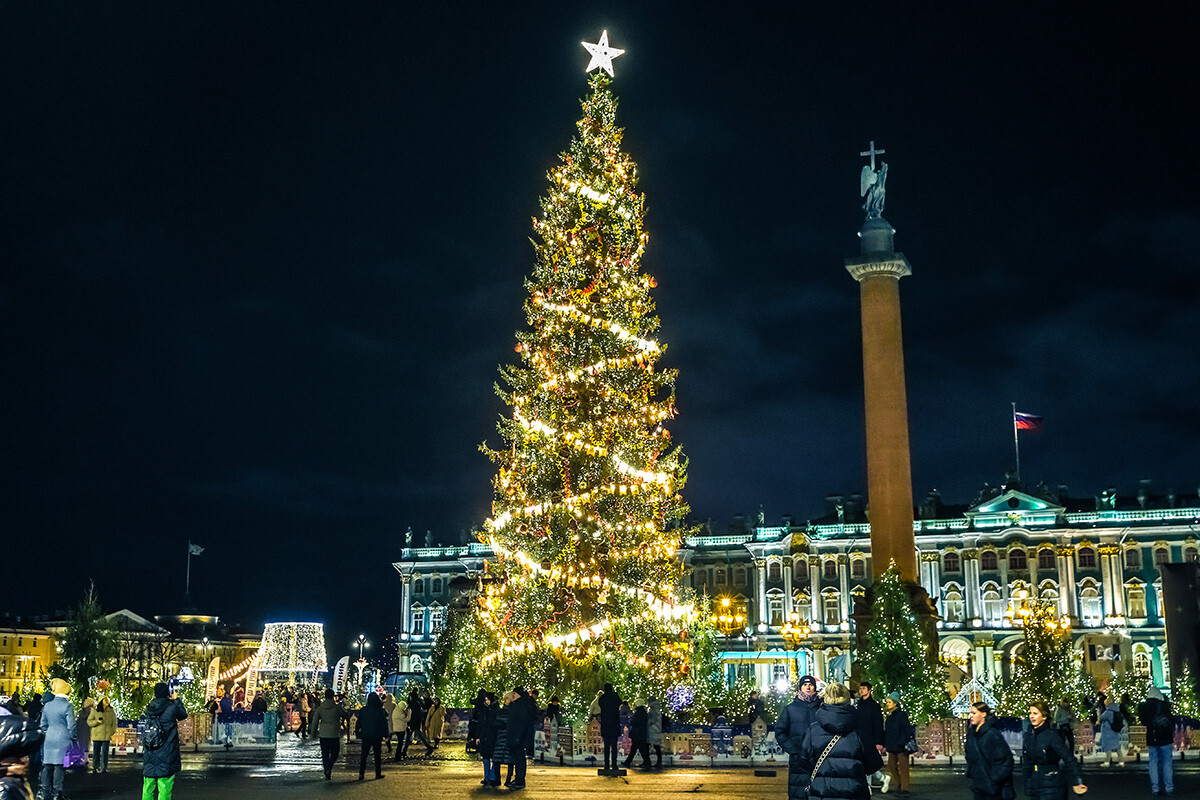 Cómo se prepara San Petersburgo para el Año Nuevo 2024 (FOTOS)