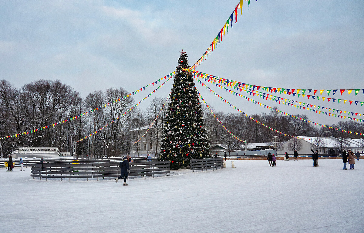 Cómo se prepara San Petersburgo para el Año Nuevo 2024 (FOTOS)