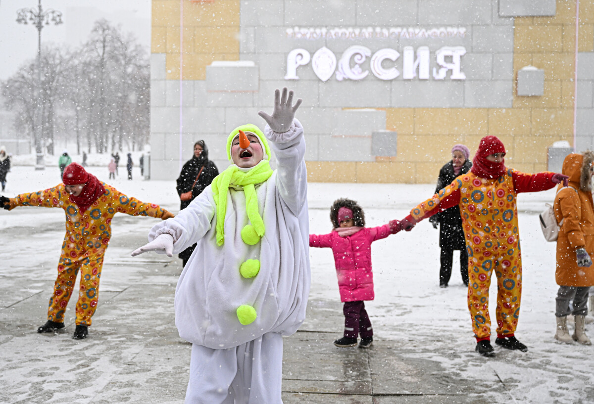 Father Frosts, Nutcracker on Ice, and Actors’ House Party: RUSSIA EXPO’s Impressive Festivities