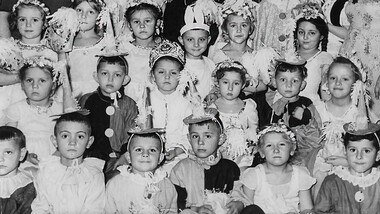 Како родителите во СССР шиеја новогодишни костими за децата?