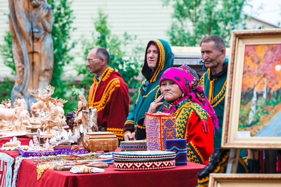 I Selcupi sono un gruppo etnico samoiedo nativo della Siberia settentrionale. Vivono nelle parti settentrionali della Oblast di Tomsk, del Territorio di Krasnojarsk, del Circondario autonomo Jamalo-Nenets e del Circondario autonomo dei Nenets