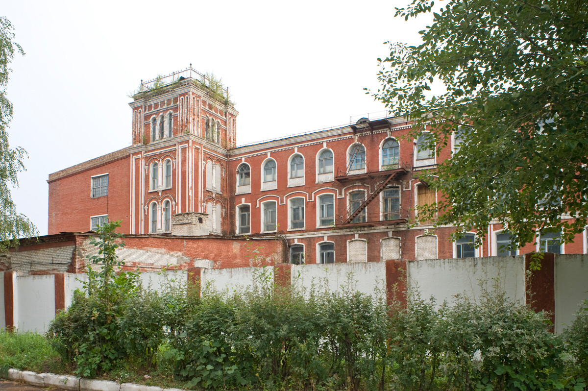 Gus-Jrustalni. Fábrica textil Maltsov, planta de hilado, 15 de agosto de 2012.