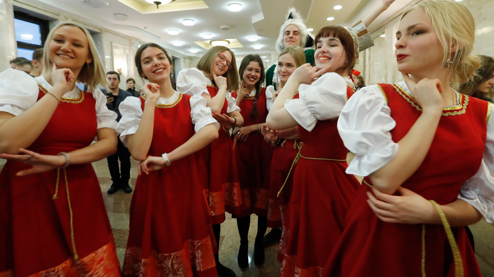 Moscú. En la tradicional ceremonia de vertido de hidromiel en el edificio de la Biblioteca Fundamental de la Universidad Estatal de Moscú Lomonósov en el marco de los actos dedicados al Día de los estudiantes rusos.
