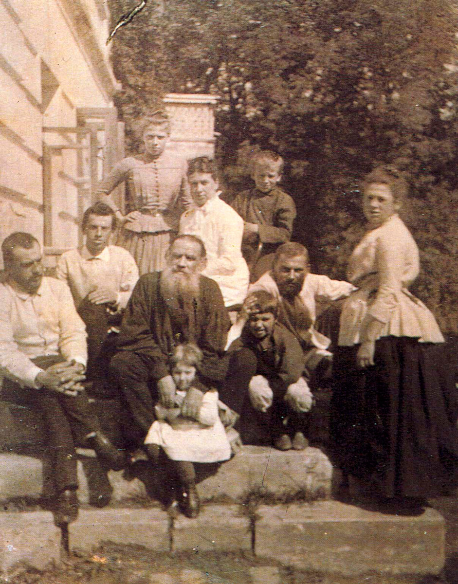 Tolstoy with wife and children, 1887