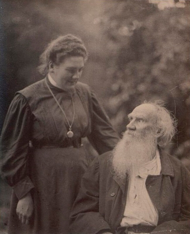Leo Tolstoy with daughter Alexandra, 1908