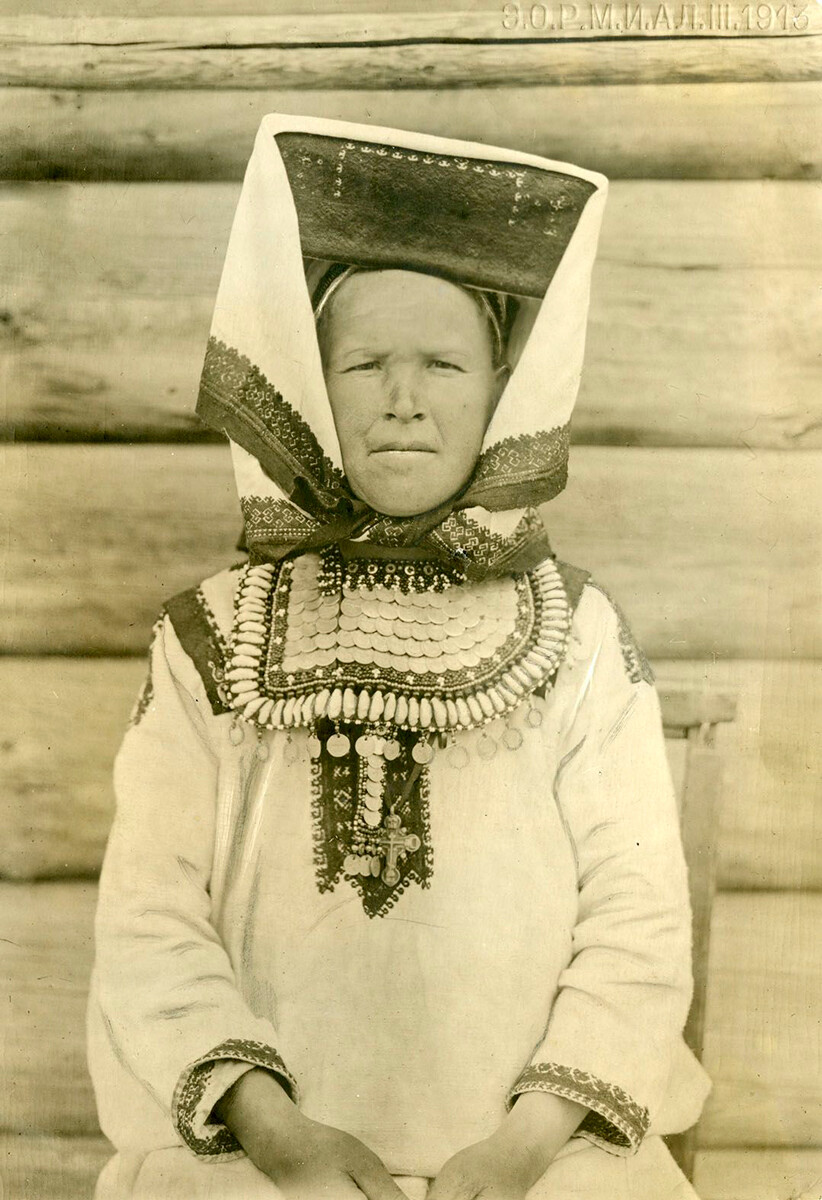 Marijka z naglavnim pokrivalom. Jaranski ujezd. 1905 - 1906 
