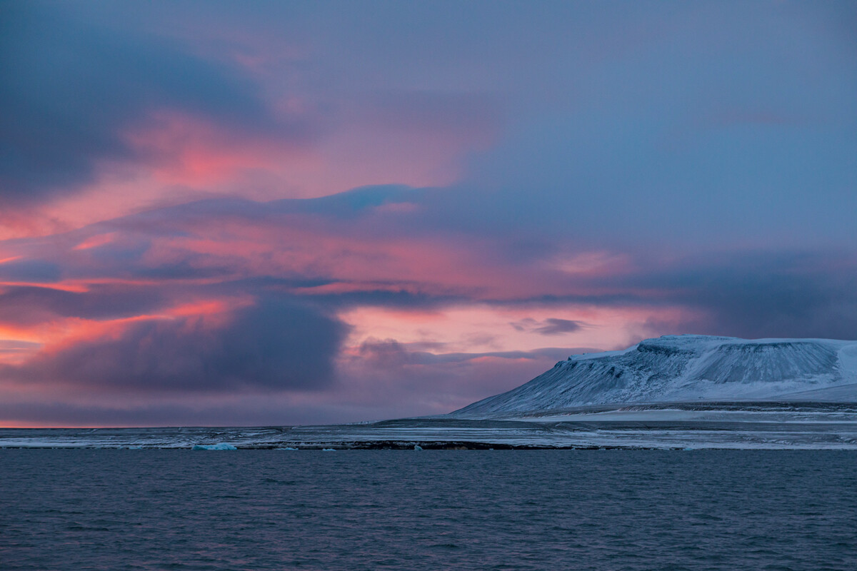 Isola di Kane, isola russa nel Mar Glaciale Artico che fa parte della Terra di Zichy nell’arcipelago della Terra di Francesco Giuseppe