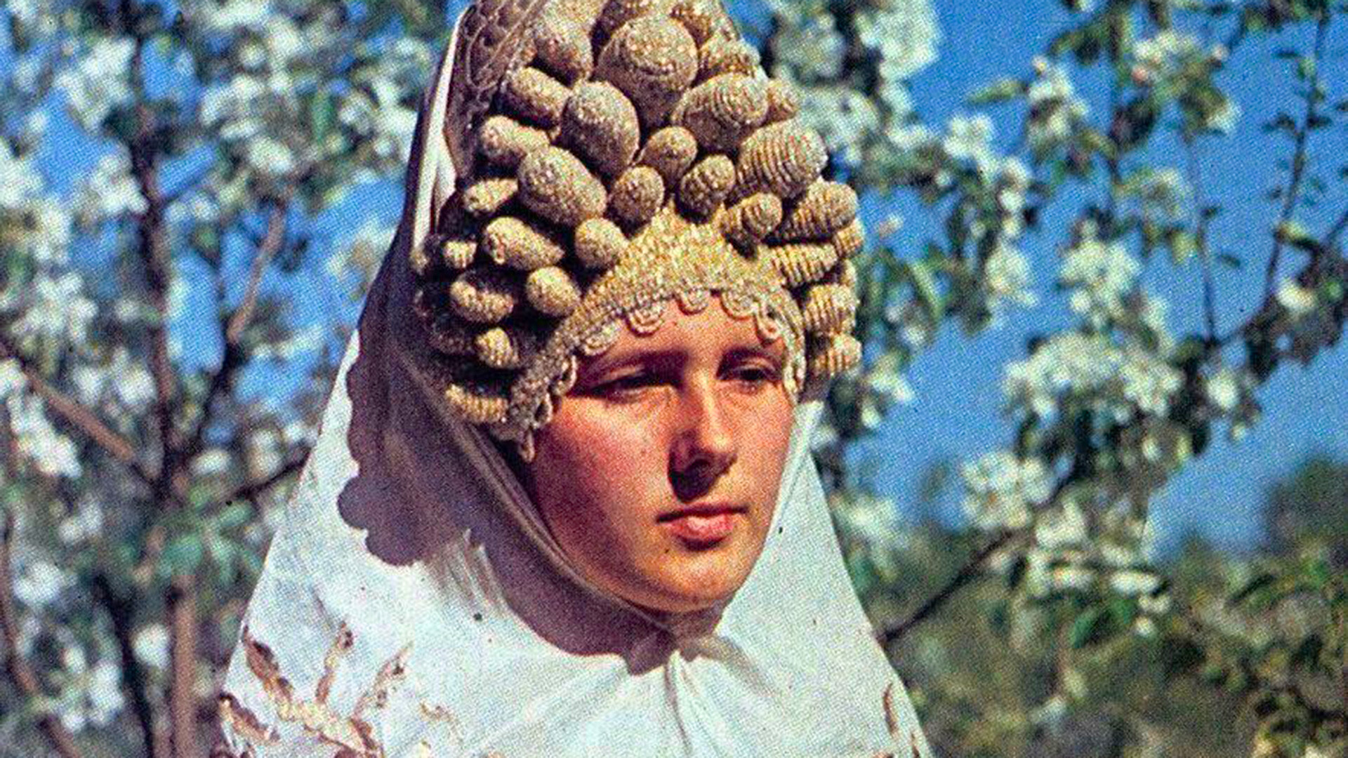 Alexander Bozhko, Maria Mertsalova «The Poetry of Folk Costume», 1988