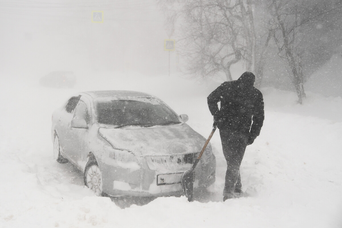 Une impressionnante tempête de neige s’abat sur une île de l’Extrême-Orient russe