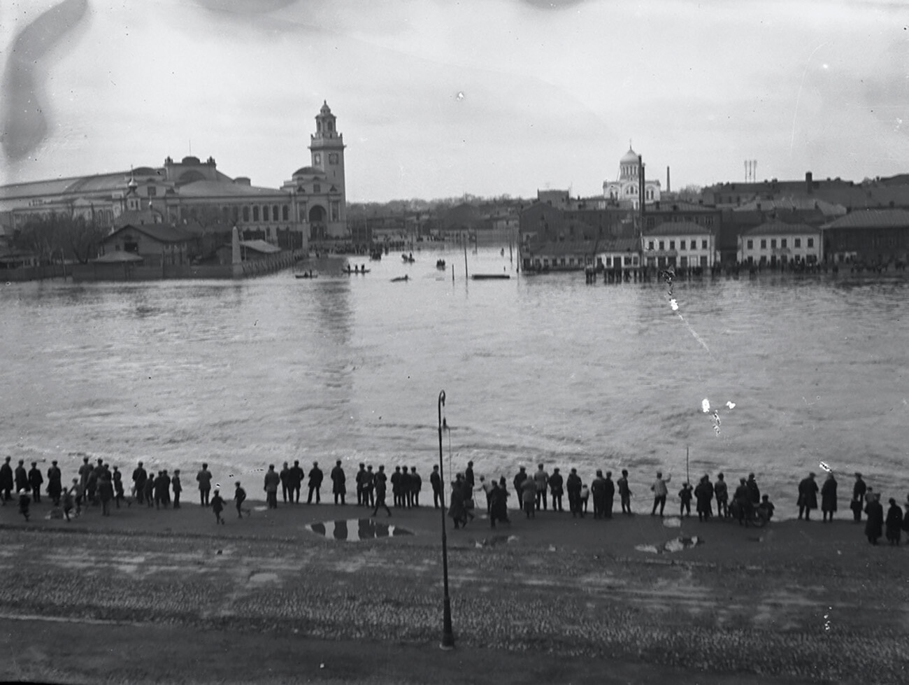 Poplave leta 1926. Pogled na železniško postajo Kijevski vokzal 