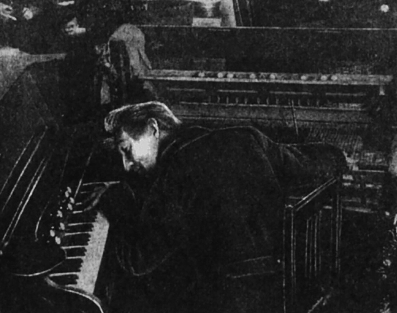 Arseniy Avraamov at the piano