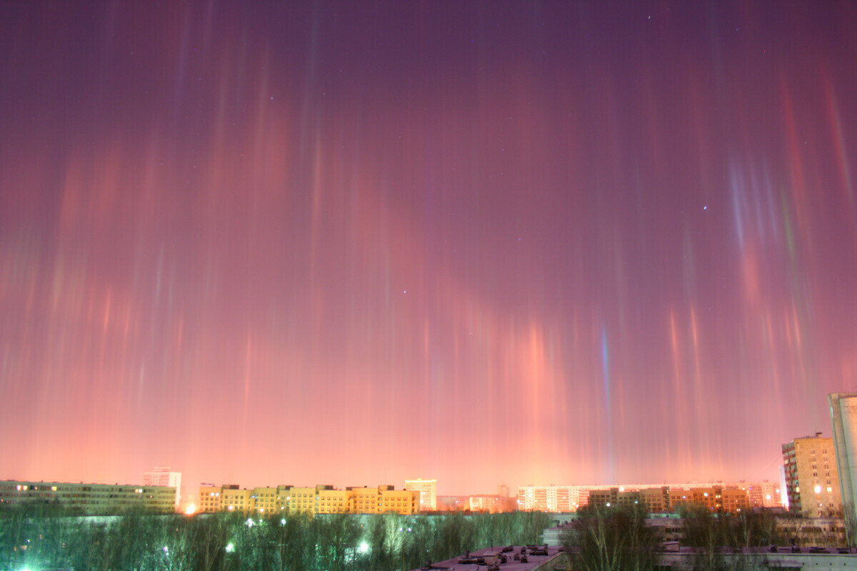 Columnas de luz en Náberezhnie Chelní, segunda ciudad más grande de Tatarstán