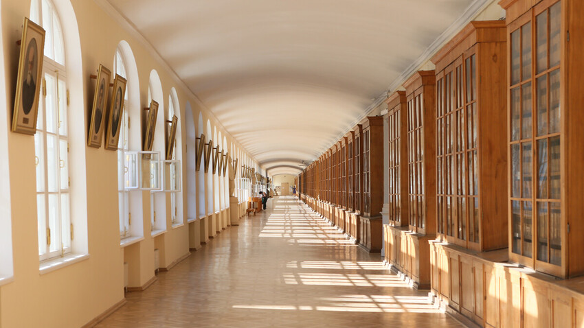 The corridor of the Twelve Colleges building 
